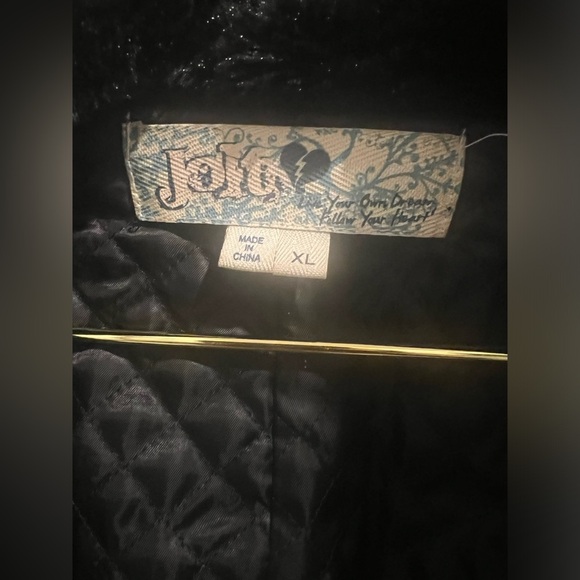 Black Faux Fur Shawl Jacket w/ half sleeve. - Picture 6 of 7